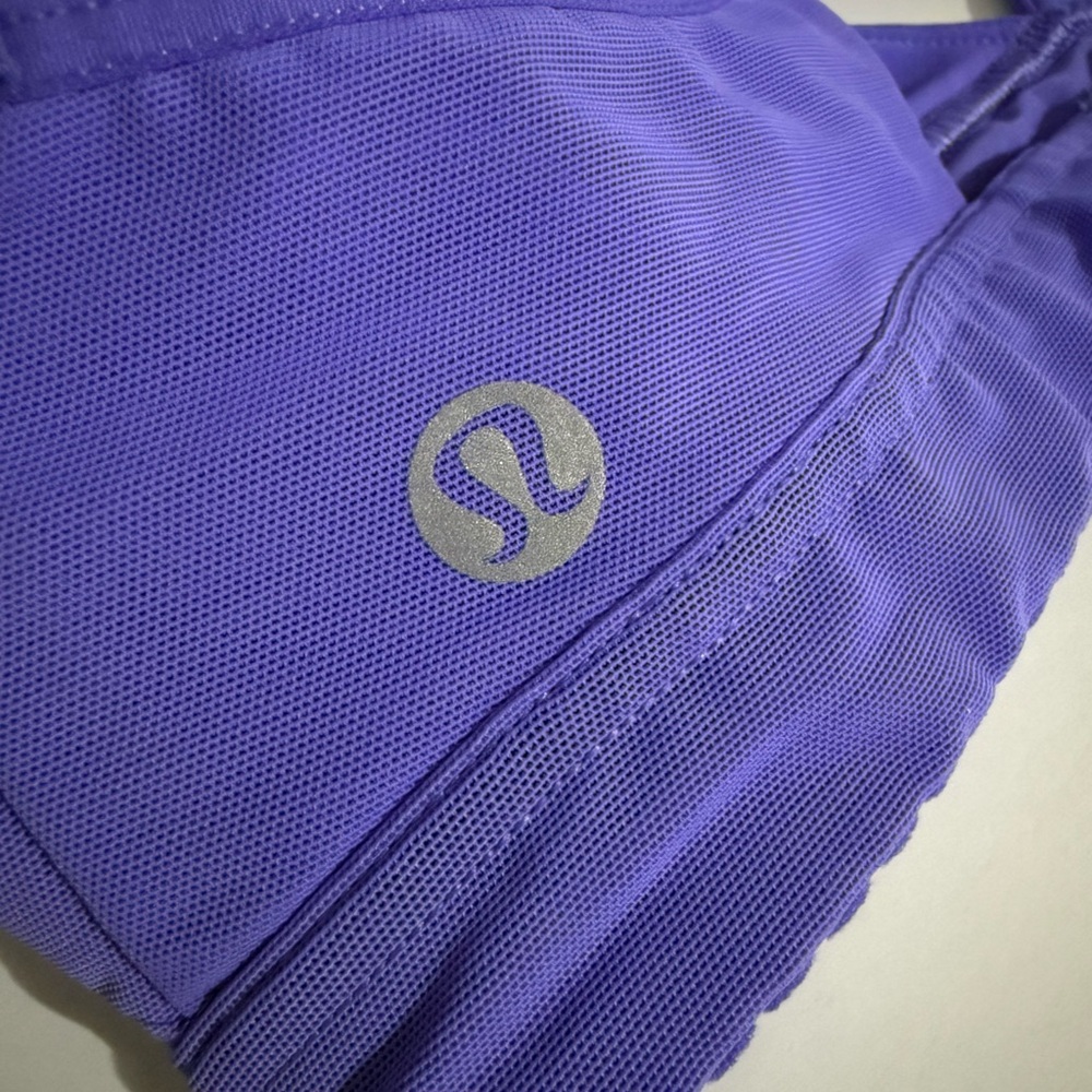NWOT Lululemon purple all day breeze bra size 8 WITH PADS - Picture 4 of 5